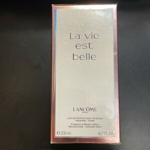 La vie est belle - Lancôme body lotion
Brand new and factory sealed
